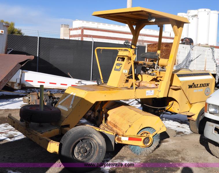 Waldon 1000 Versa sweeper - G6323