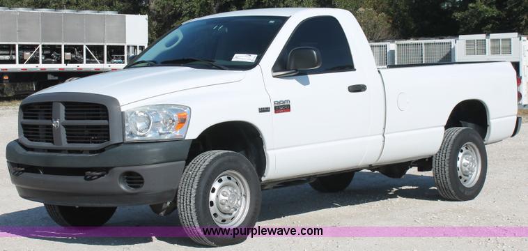 2008 Dodge Ram 2500 HD pickup truck - H8302