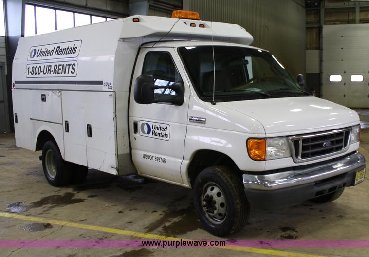 2007 Ford E350 Super Duty service van - C1744