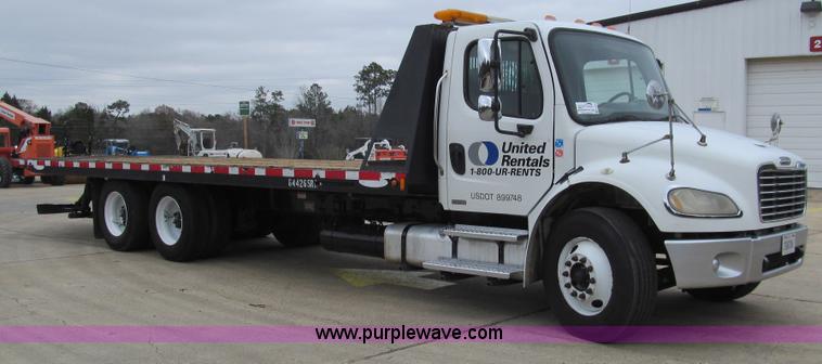 2006 Freightliner Business Class M2 rollback truck - G9554