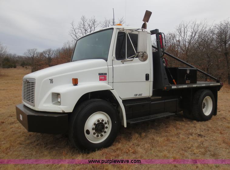 1999 Freightliner FL80 winch truck - F8139