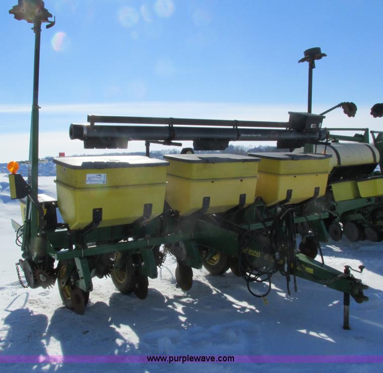 2005 John Deere 1750 planter - G8838