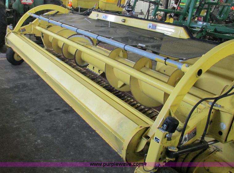 2010 John Deere 645C forage head - G8872