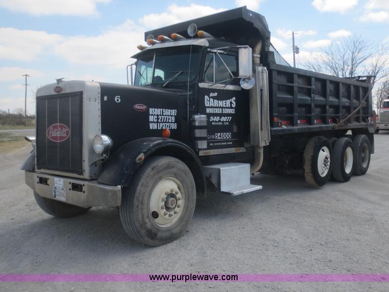 1979 Peterbilt 359 dump truck - F8233