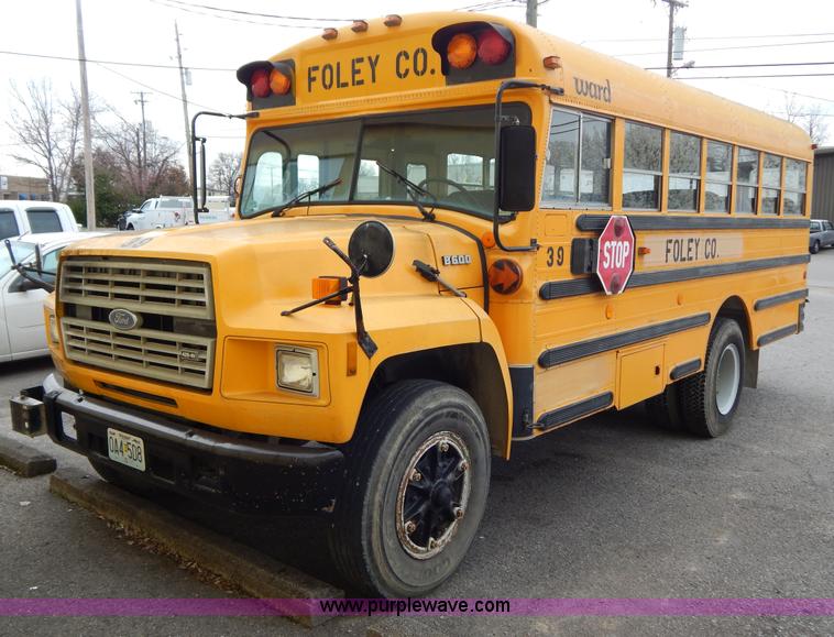 1989 Ford B600 bus - H3474