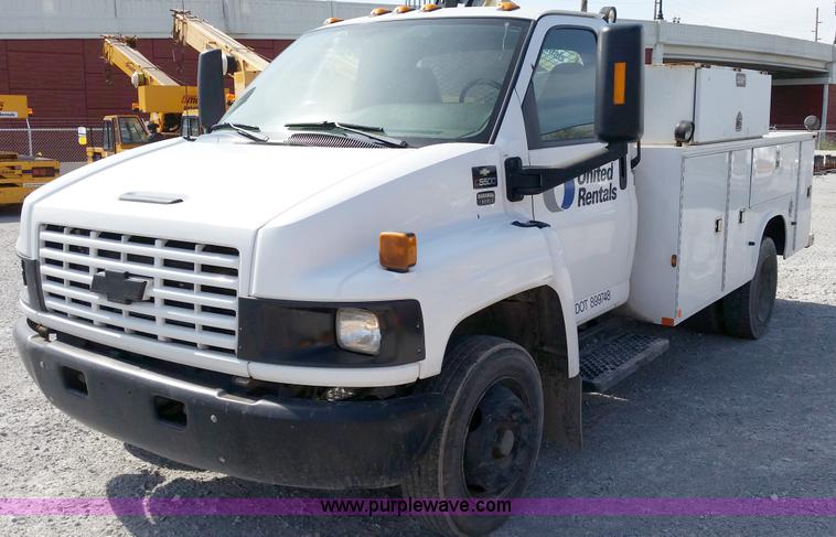 2006 Chevrolet C5500 service truck - G9130