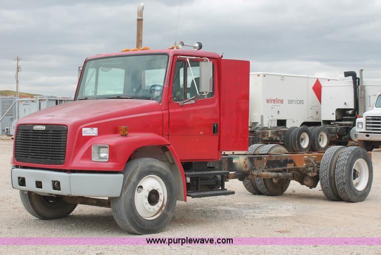 1997 Freightliner FL80 semi truck - H5680
