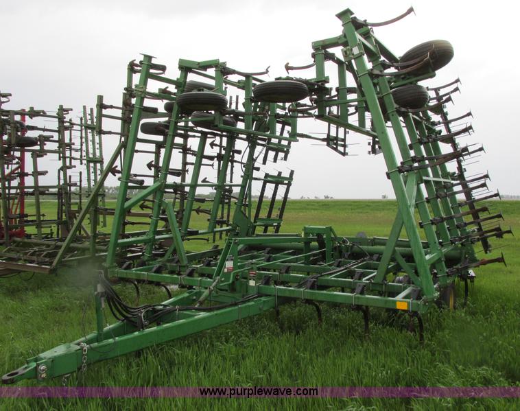 1997 John Deere 980 field cultivator - A8701
