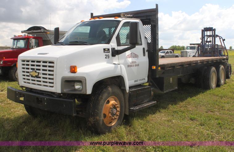 2006 Chevrolet C8500 flatbed truck with forklift - I7396