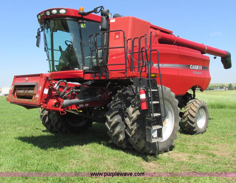 2008 Case IH 7010 Axial-Flow combine - A8730