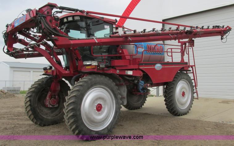 2004 Miller Nitro 2200T self-propelled sprayer - A8731