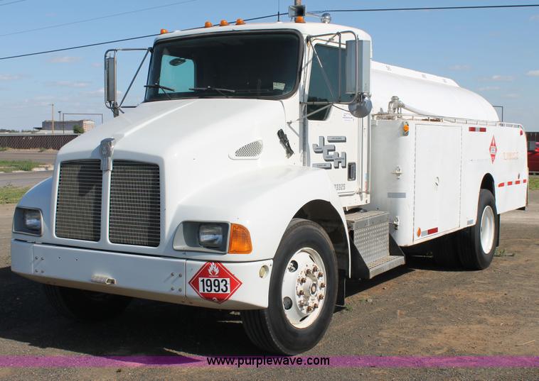 1997 Kenworth T300 fuel truck - C3904
