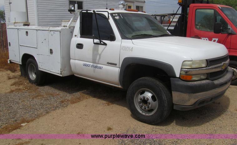 2001 Chevrolet Silverado 3500 utility truck - H8918
