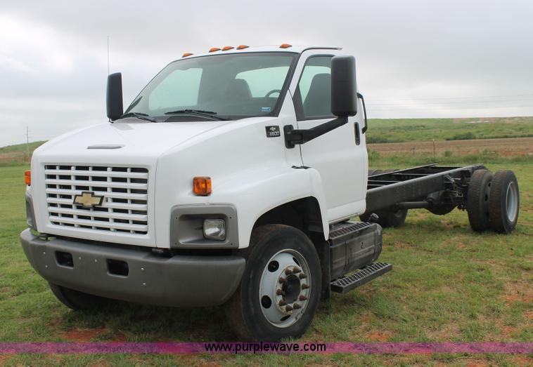 2006 Chevrolet C6500 cab and chassis - H2987