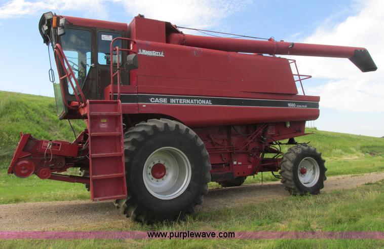 1989 Case IH 1680 combine - A8733