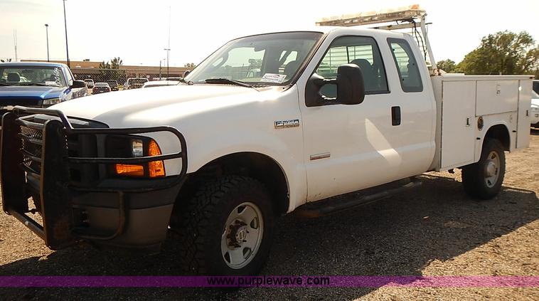 2006 Ford F250 Super Duty XL SuperCab utility truck - E7801