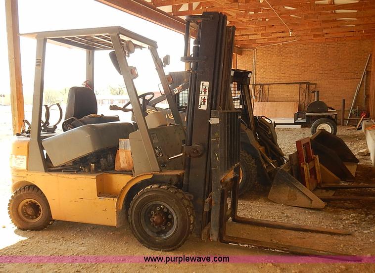 1999 Tailift FG25 forklift - J3060