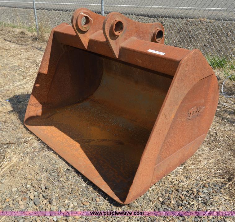 66"W excavator bucket - Z9290
