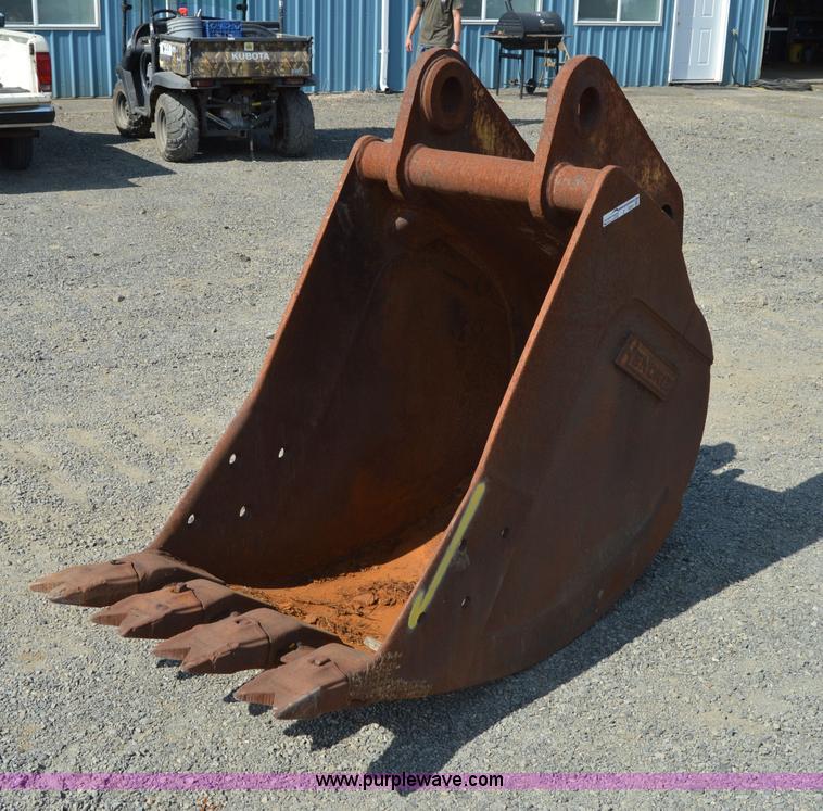 30"W excavator bucket - Z9291
