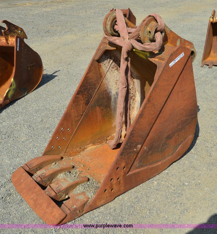 31"W excavator bucket - Z9292