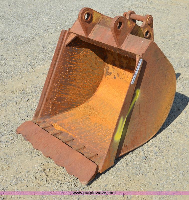 29"W excavator bucket - Z9296
