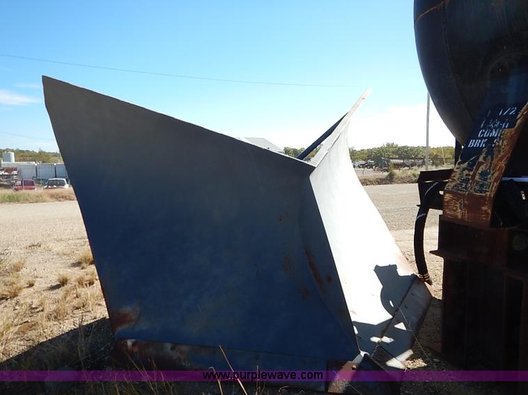 Henke V snow plow - I5379