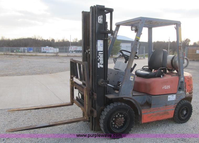 Tailift FG25P forklift - F8887
