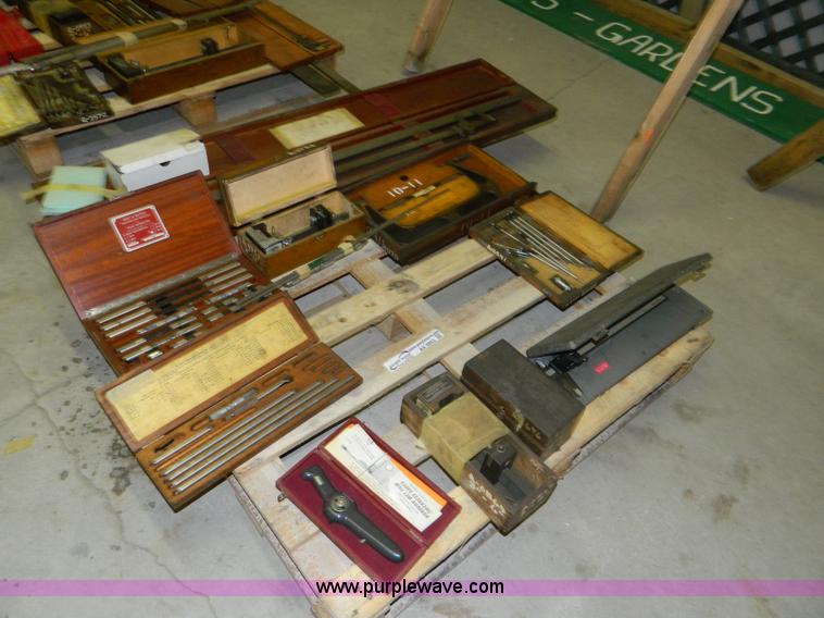 Assorted calipers - AX9953