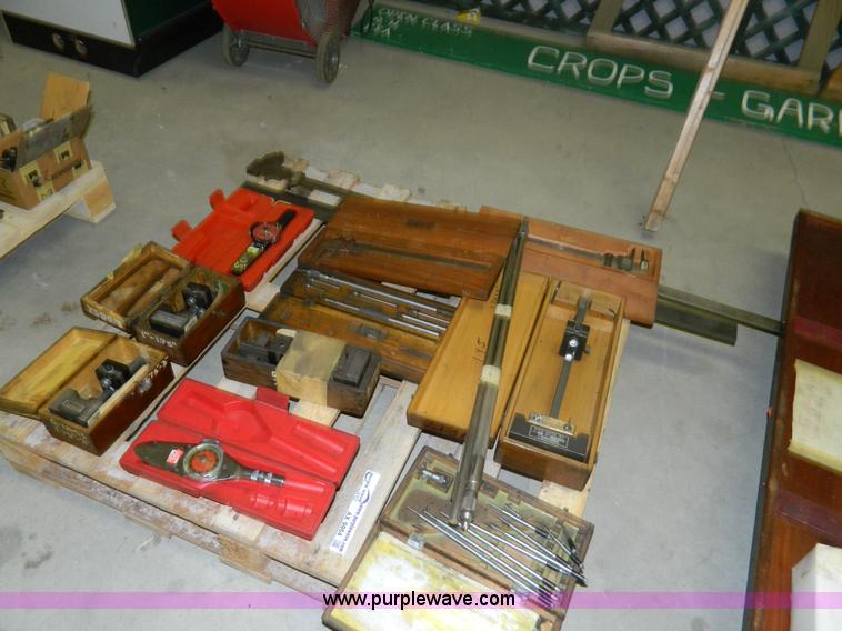 Assorted calipers - AX9954