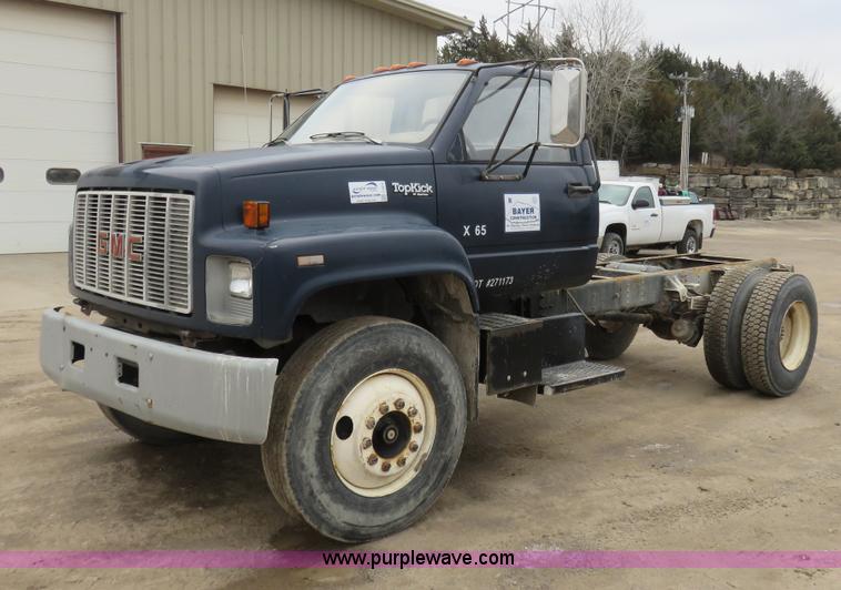 1990 GMC TopKick cab and chassis - I2475