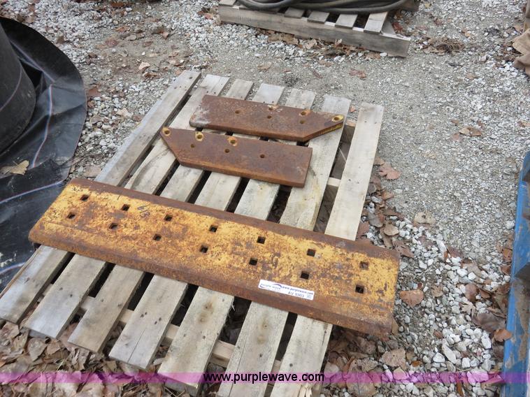 Caterpillar 613 cutting edges - AV9303
