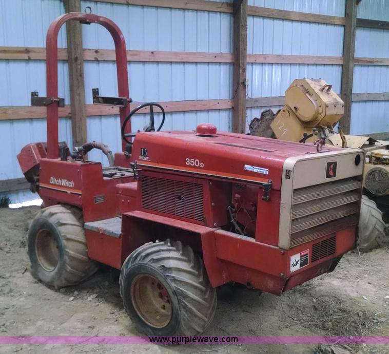 Ditch Witch 350SX cable plow - AV9993