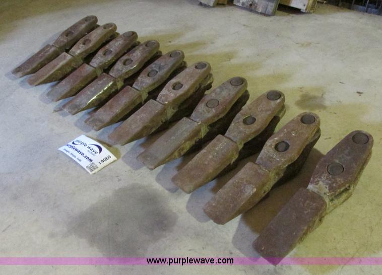 Assorted bucket attachments - I4060