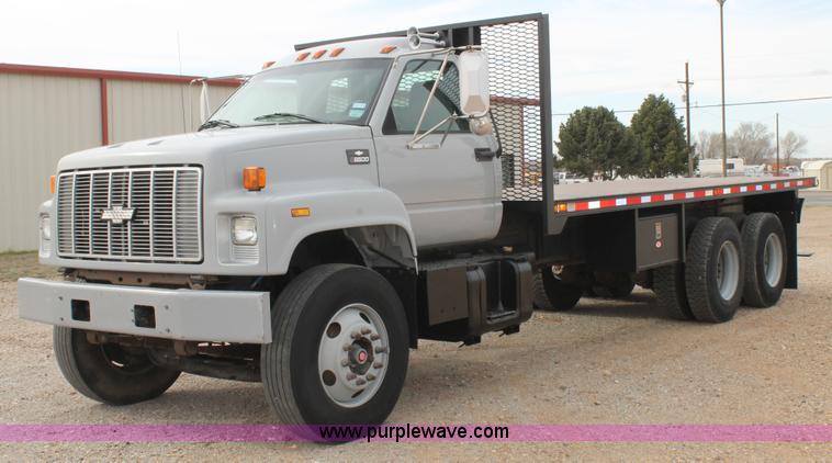 2002 Chevrolet C8500 flatbed truck - H1575