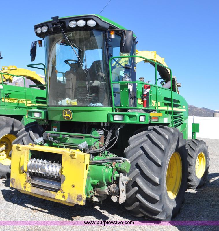 2009 John Deere 7750 forage harvester - F2268