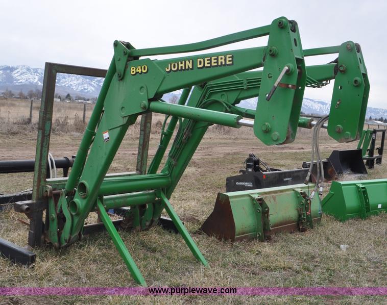 John Deere 840 tractor loader - F2283