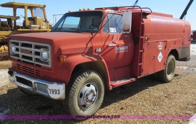 1984 GMC 6000 fuel truck - J3253
