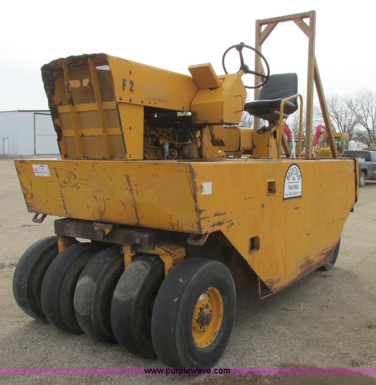 Bros SB3000 Roll-O-Pactor pneumatic roller - A8773