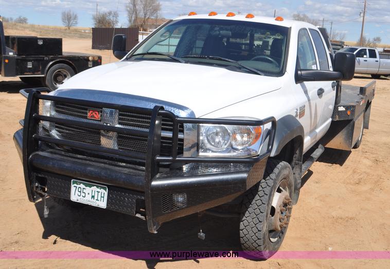 2008 Dodge Ram 5500 SLT Quad Cab flatbed truck - F2346