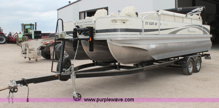 2008 FSI Bennington 2275 tritoon boat - L4255