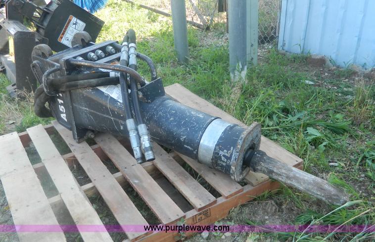 2009 Bobcat 980 concrete breaker - BG9861