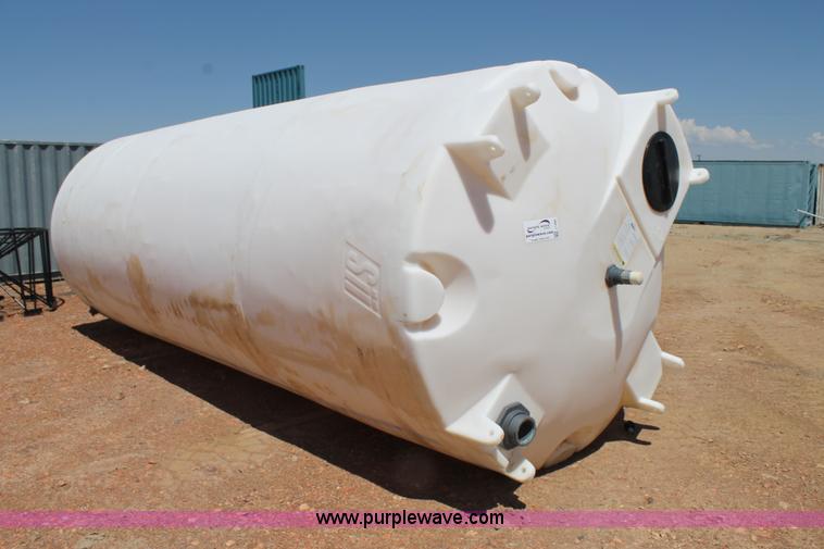 6,200 gallon poly fertilizer tank - J1490