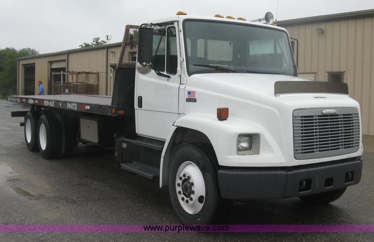 1997 Freightliner FL80 rollback truck - K8688