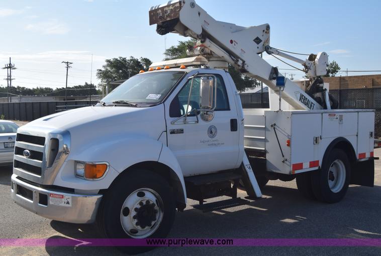 2005 Ford F650 Super Duty bucket truck - L2747