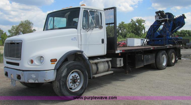 1999 Freightliner FL112 flatbed truck with crane - K5108