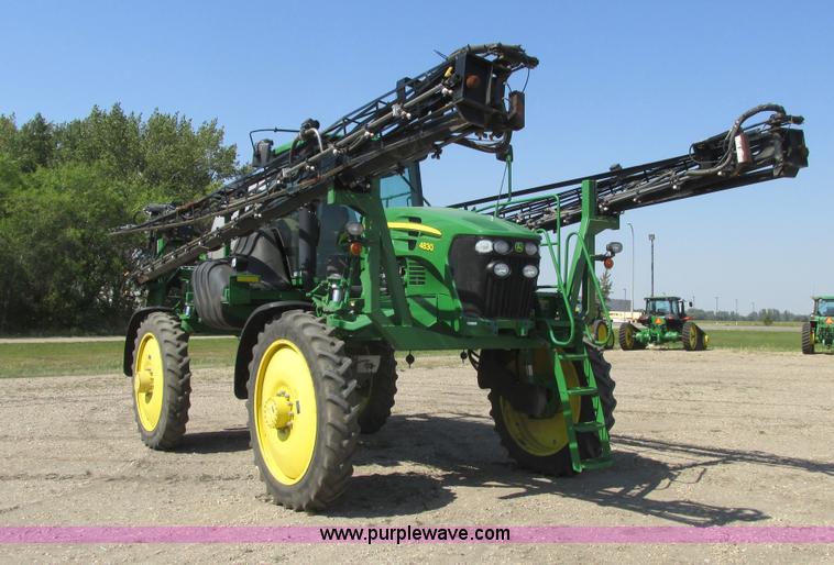 2012 John Deere 4830 self-propelled sprayer - A8853