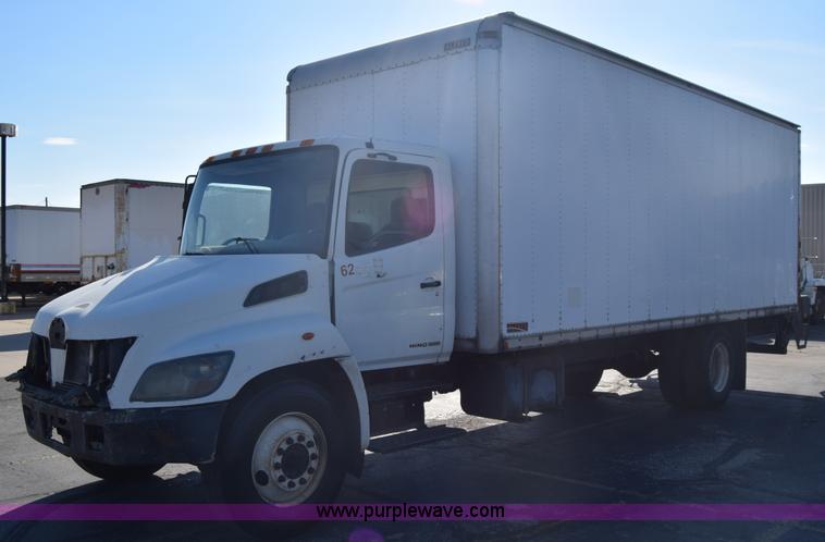 2006 Hino 268 box truck - K1188