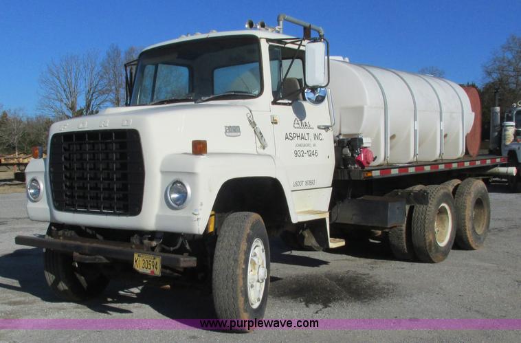 1978 Ford 9000 water truck - L5344