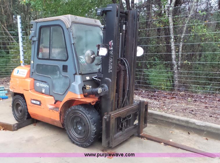Toyota 7FDKU40 forklift - J8399