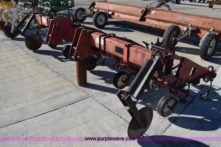 Four row cultivator - L1160
